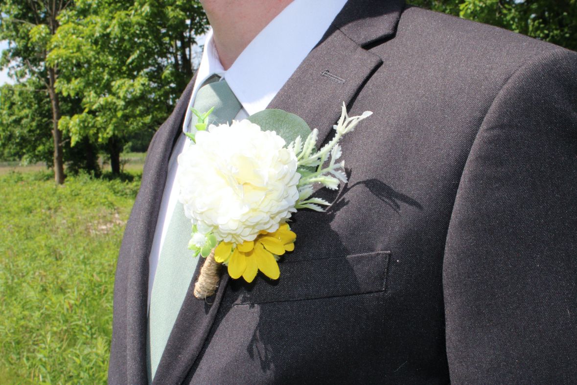 Groom Boutonnieres